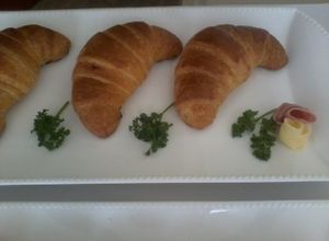 Una foto de Cachitos de Jamón (Media Lunas)