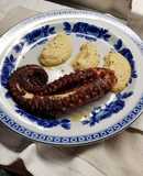 Polpo alla griglia con crema di ceci