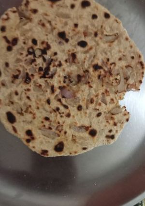 A picture of Onion paratha.