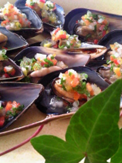 A picture of Mussels with Marinated Sauce.