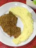 Milanesas de carne con puré de papas