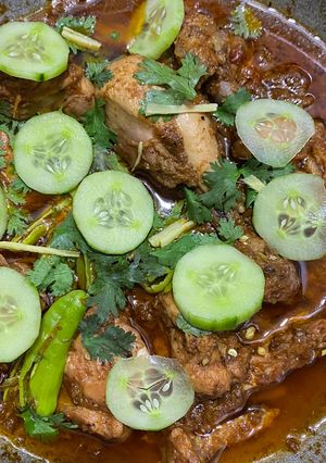 A picture of Chicken shinwari krhai.