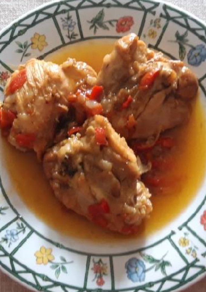 Una foto de Contramuslo de pollo en salsa