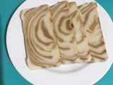 Puding santan roti tawar