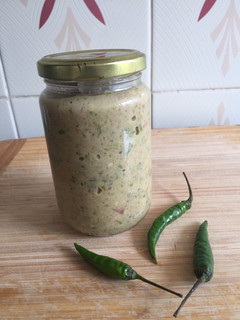 A picture of Green Chillie Paste.