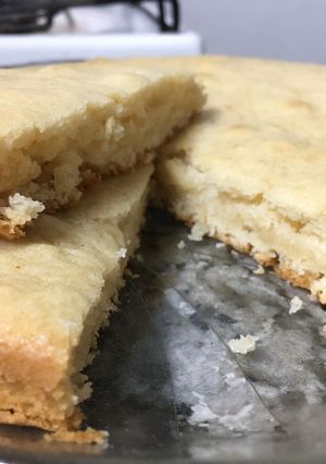 Una foto de Bizcochuelo sin huevo y budín de banana