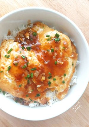 Une photo de Œufs frits sauce aigre douce