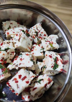 મસાલા પનીર(masala paneer recipe in Gujarati) રેસીપી મુખ્ય ફોટો