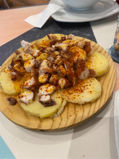 Una foto de Pulpo a la gallega