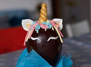 Una foto de Huevos de pascua de unicornio