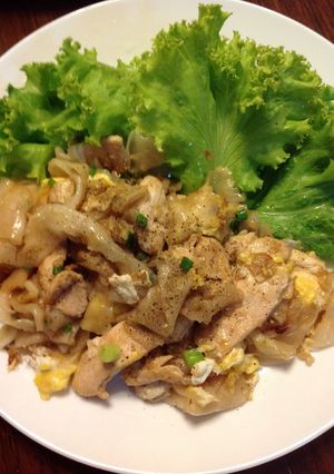 รูปของ ก๋วยเตี๋ยวคั่วไก่