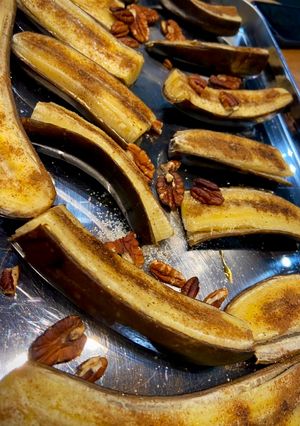 A picture of Baked honey and cinnamon banana.