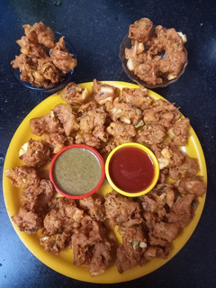 मिक्स वेज पकौड़े (Mix veg pakode recipe in Hindi) रेसिपी मुख्य फोटो