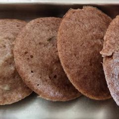A picture of Rava ragi mix idli (English).