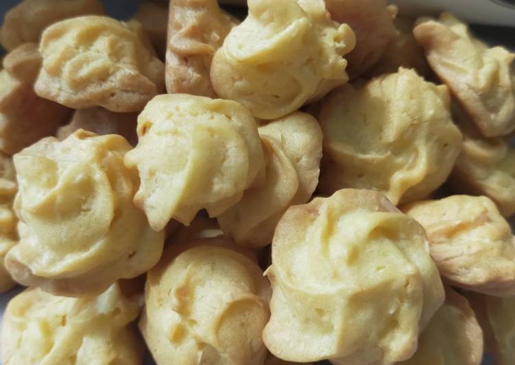 Crispy cheese choux