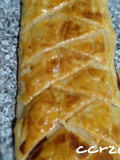 Una foto de Trenza de bacon, queso de cabra y jamón York