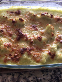 Una foto de Coliflor gratinada con salsa de vegetales