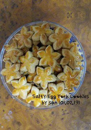 Foto resep Salty Egg Yolk Cookies