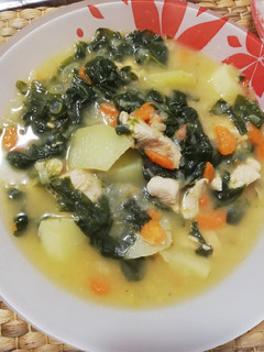 Una foto de Guiso de verduras y pollo ligero