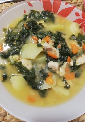 Una foto de Guiso de verduras y pollo ligero