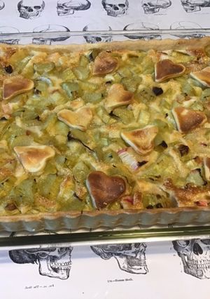 Une photo de Tarte rhubarbe manzana (pâte brisée à la crème de citron)