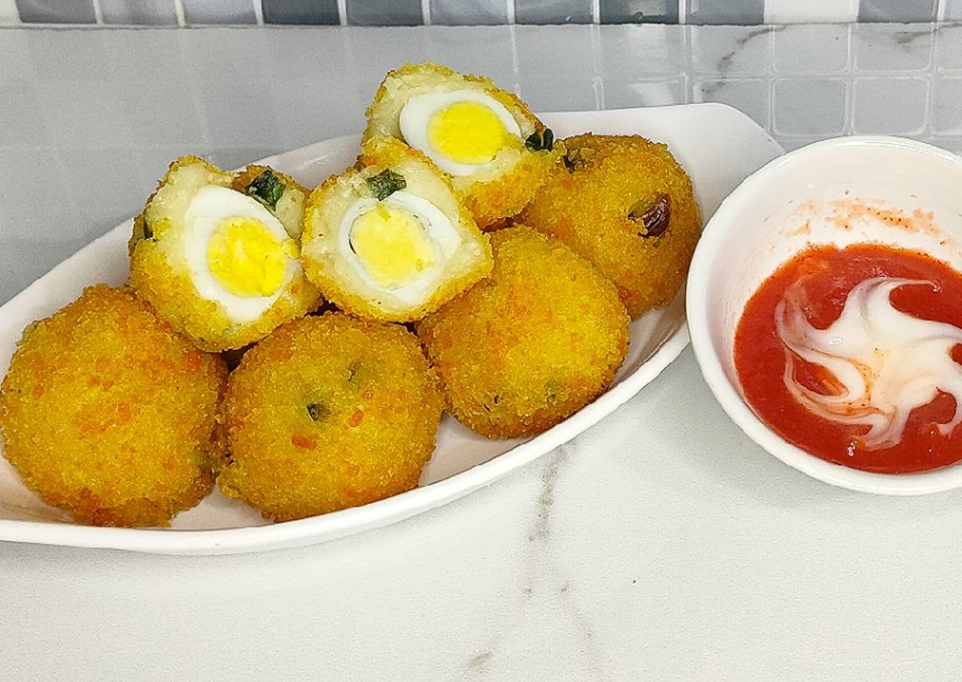 Bola Kentang Isi Telur Puyuh