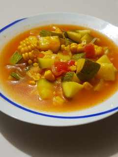 A picture of Sopa de calabacitas y elote.