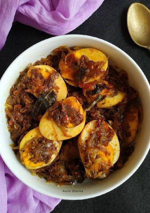 A picture of Egg pepper fry.