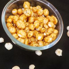 A picture of Caramel Makhana.