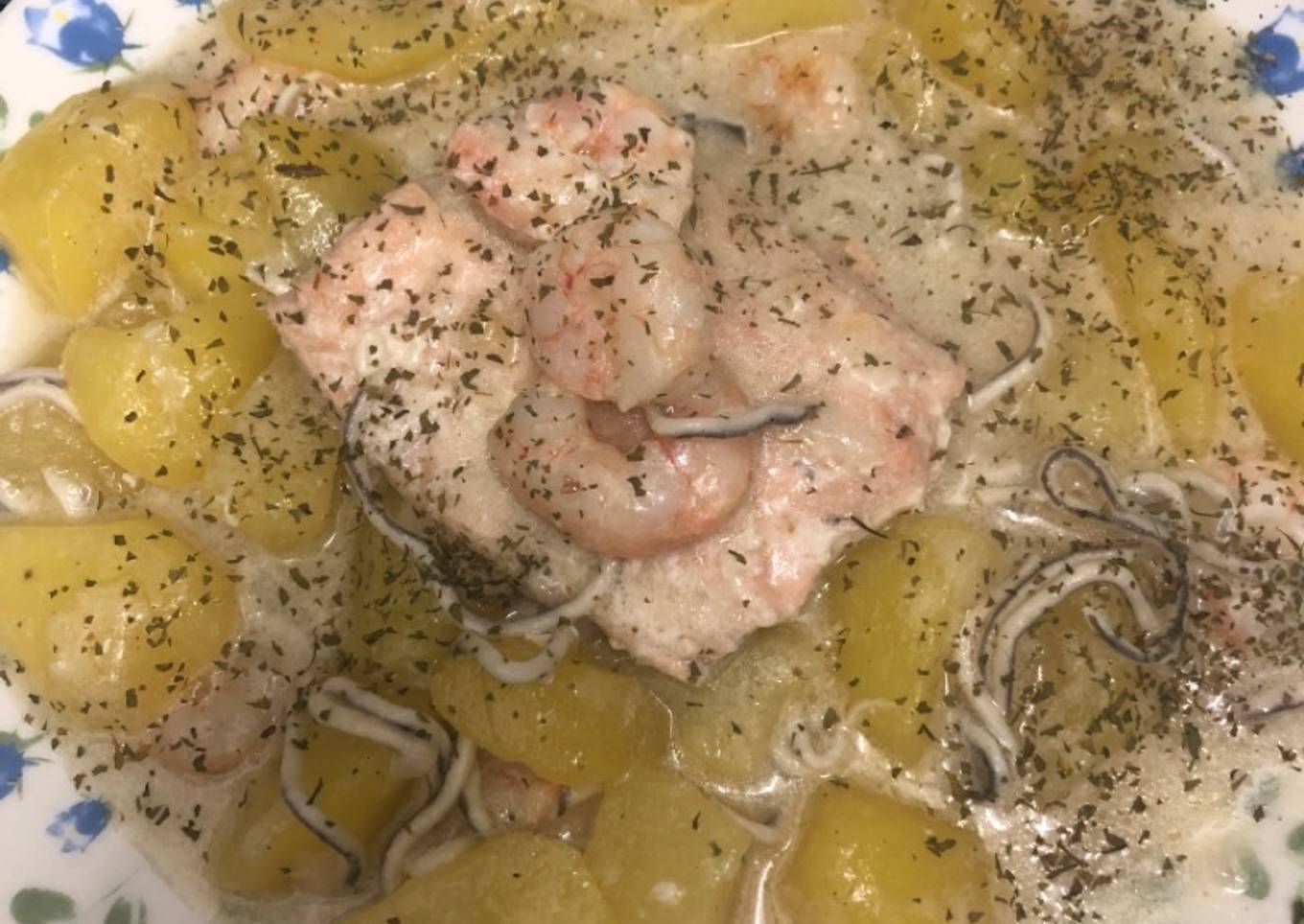 435. Cazuela de pescado con leche de coco (principal pescado)