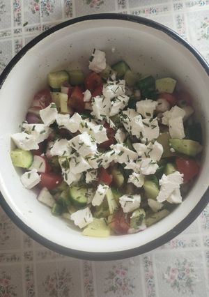 1959. Sajtos zöldfűszeres öntetes vegyes saláta 😋 recept fotója