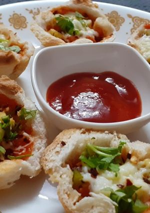A picture of Pizza bites.