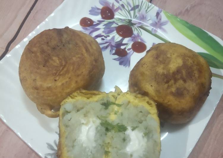 Potato mayo vada