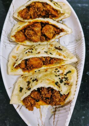 चिकन स्टफ्ड कुलचे रेसिपी मुख्य फोटो