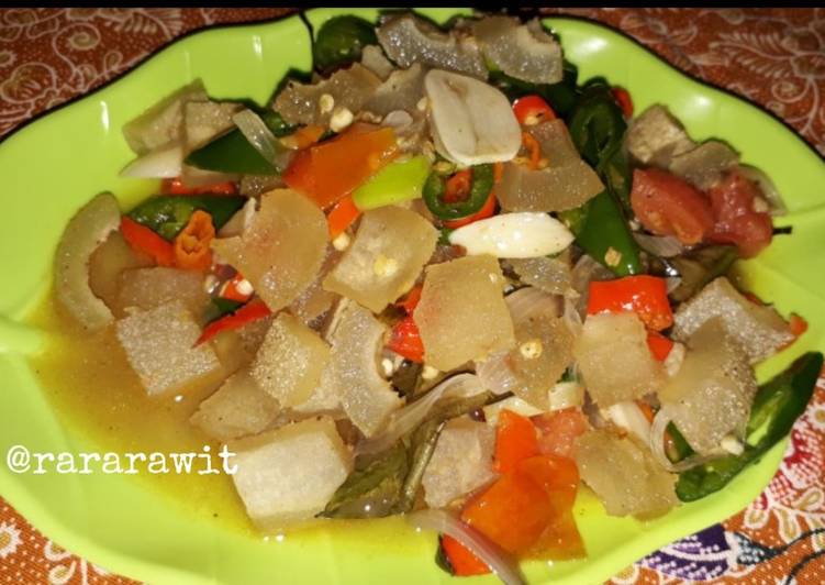 Tumis kikil cabe ijo