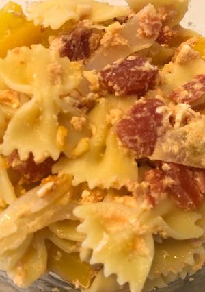 A picture of No Bake Tomato Feta Pasta 🍅🧀.