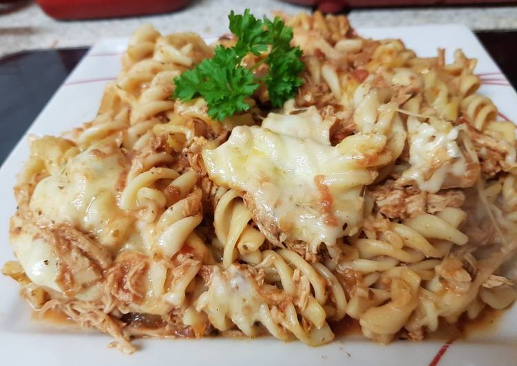 Delicious My Slow cooked Chicken Parmesan Pasta. Just Dig In!! 💖