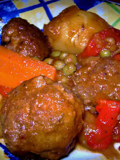 Una foto de Albóndigas con papas a la criolla