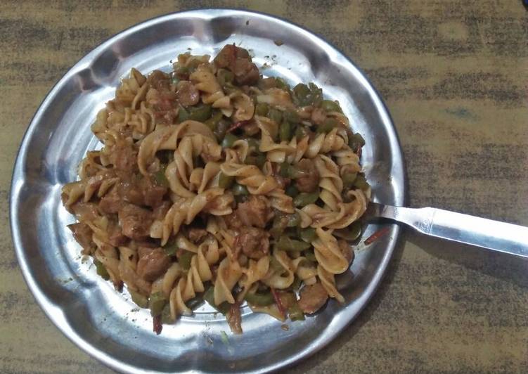 Durum wheat pasta with soya chunks