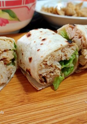 รูปของ 🌯🥬สลัดอกไก่โรล (Wrap's Chicken Slad) - มื้อเช้าแสนง่าย