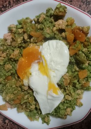 Una foto de Cuscús de Brócoli con carne y curry