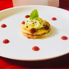 A picture of Cheese bread disc.