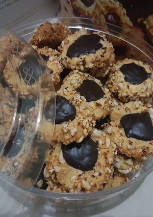 Foto resep Crunchy Peanut Thumbprint Cookies