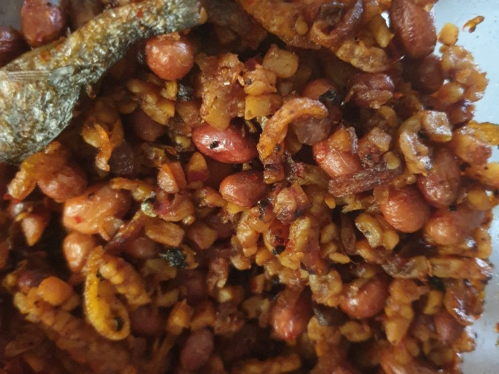  Bagaimana cara memasak Goreng tempe teri kentang kacang kering hidangan Idul Adha yang lezat