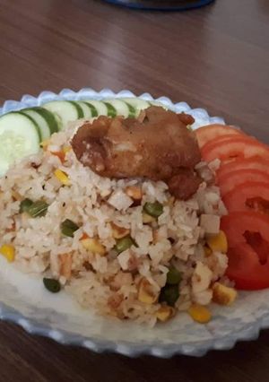 Hình của món Tuần 17 - Cơm chiên thập cẩm.