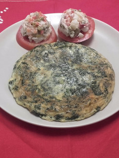 Una foto de Tortilla de espinacas y piñones