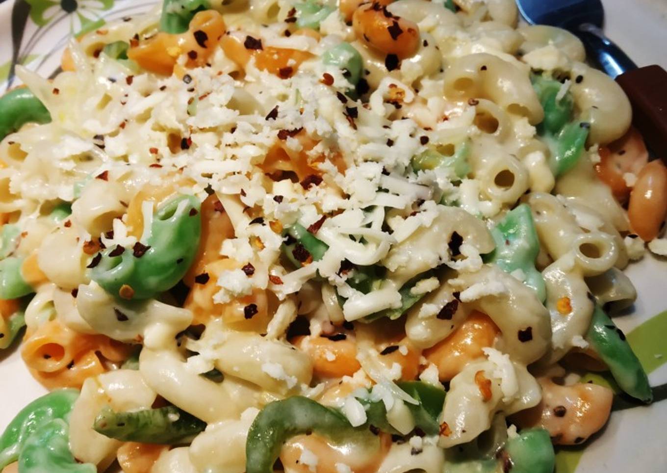 Cheesy Tricolor White Sauce Pasta