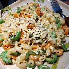 A picture of Cheesy Tricolor White Sauce Pasta.