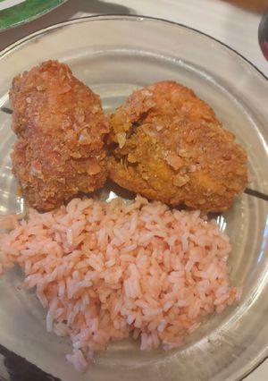 Una foto de Pollo y K-tiras estilo KFC