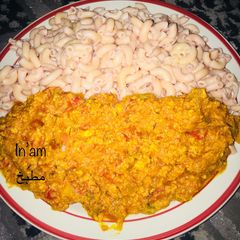 A picture of Simple macaroni and egg sauce.
